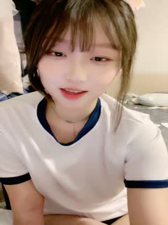 你的童颜巨乳猫系女友!脸逼同框~我要射啦 0